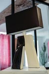 Lampe Ballade Couture bicolore noire et blanche. Les artisans d'art. Lampe Ballade Couture bicolore noire et blanche. Les artisans d'art.