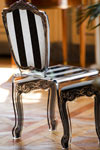 Chaise altuglass baroque motif à rayures noires et blanches. Acrila. Chaise altuglass baroque motif à rayures noires et blanches. Acrila.