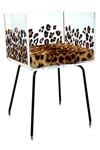 Fauteuil transparent léopard pieds métal noir Cali . Acrila. Fauteuil transparent léopard pieds métal noir Cali . Acrila.