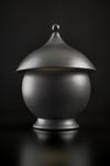 Lampe de table en céramique et sphère noir mat. Aldo Bernardi. Lampe de table en céramique et sphère noir mat. Aldo Bernardi.