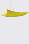 Grande suspension en tissu siliconé jaune Kite . Arturo Alvarez. Grande suspension en tissu siliconé jaune Kite . Arturo Alvarez.
