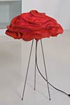 Lampe fleur de tissu rouge Nevo. Arturo Alvarez. Lampe fleur de tissu rouge Nevo. Arturo Alvarez.