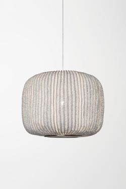 Wide cylinder pendant with white pleated and painted fabric Coral. Arturo Alvarez. 