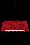 Suspension rouge tissu en chiffonnade de pétales Miuu. Arturo Alvarez. Suspension rouge tissu en chiffonnade de pétales Miuu. Arturo Alvarez.