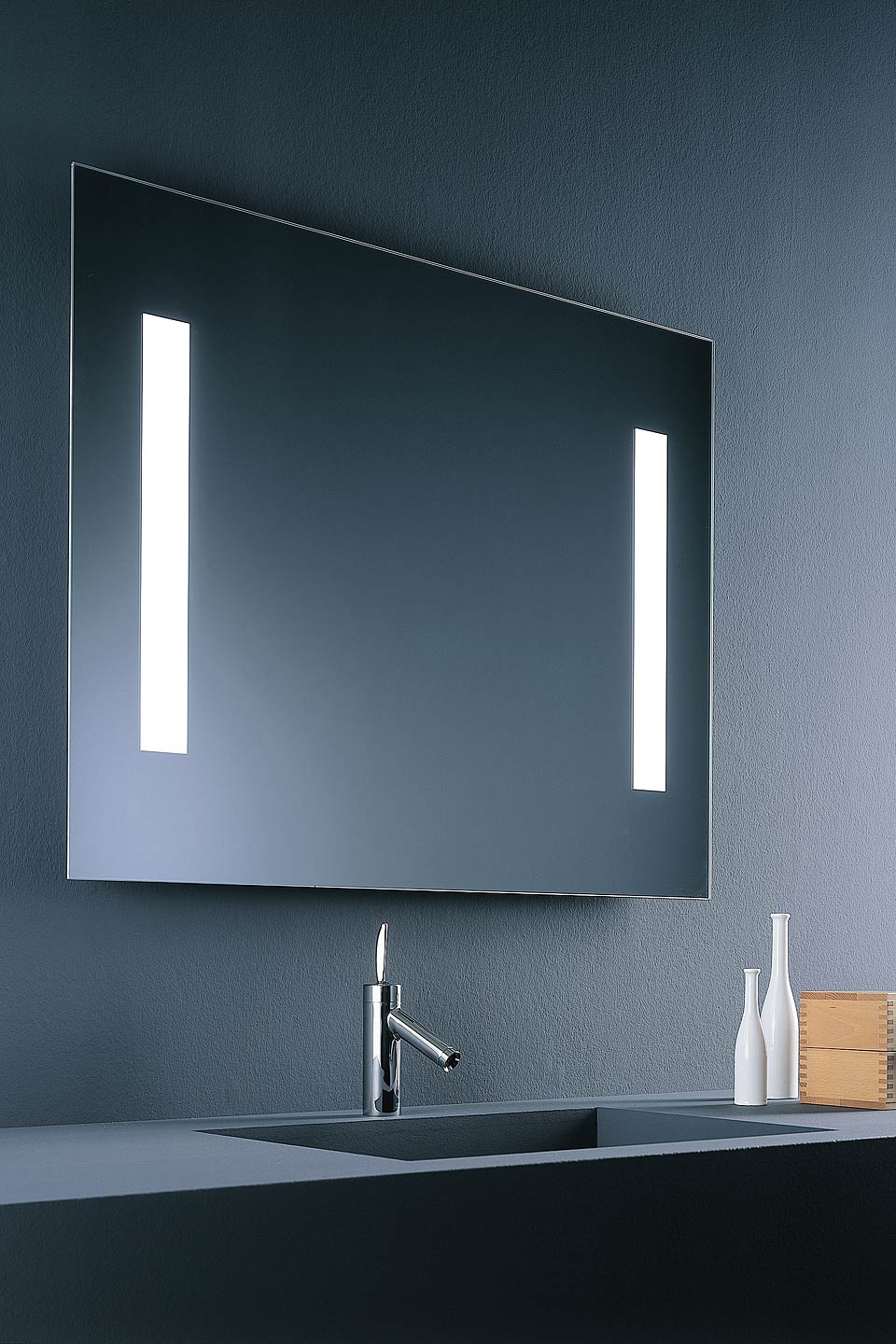 Miroir carré lumineux double fluo en face avant: baulmann leuchten ...