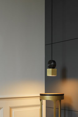 Small pendant Calée V1 ultra design and minimalist solid brass and polycarbonate. CVL Luminaires. 