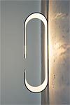 Vega applique blanche recourbée. f-sign. Vega applique blanche recourbée. f-sign.