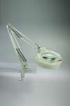 Magni lampe blanche design avec loupe grossissante et éclairage. Faro. Magni lampe blanche design avec loupe grossissante et éclairage. Faro.