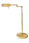Petit lampadaire halogène réglable en hauteur doré mat. Holtkötter. Petit lampadaire halogène réglable en hauteur doré mat. Holtkötter.