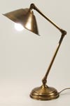 CM05 lampe de table en laiton vieilli naturel. Latoaria. CM05 lampe de table en laiton vieilli naturel. Latoaria.