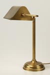 CM29 lampe de table laiton vieilli naturel. Latoaria. CM29 lampe de table laiton vieilli naturel. Latoaria.