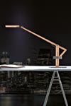 Lampe de bureau bois naturel et acier brut Leva. Leucos. Lampe de bureau bois naturel et acier brut Leva. Leucos.