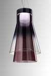 Suspension Trigona noire et bordeaux en verre miroir, semi-transparent et transparent. Leucos. Suspension Trigona noire et bordeaux en verre miroir, semi-transparent et transparent. Leucos.