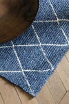 Tapis losanges gris sur fond bleu indigo 140x200cm. Ligne Pure. Tapis losanges gris sur fond bleu indigo 140x200cm. Ligne Pure.