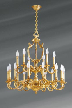 Lustre Louis XV dix-huit lumières patine vieil or. Lucien Gau. 