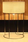 2098's T40 lampe de table en métal nickel satiné et tissu beige plissé. Luz Difusion. 2098's T40 lampe de table en métal nickel satiné et tissu beige plissé. Luz Difusion.