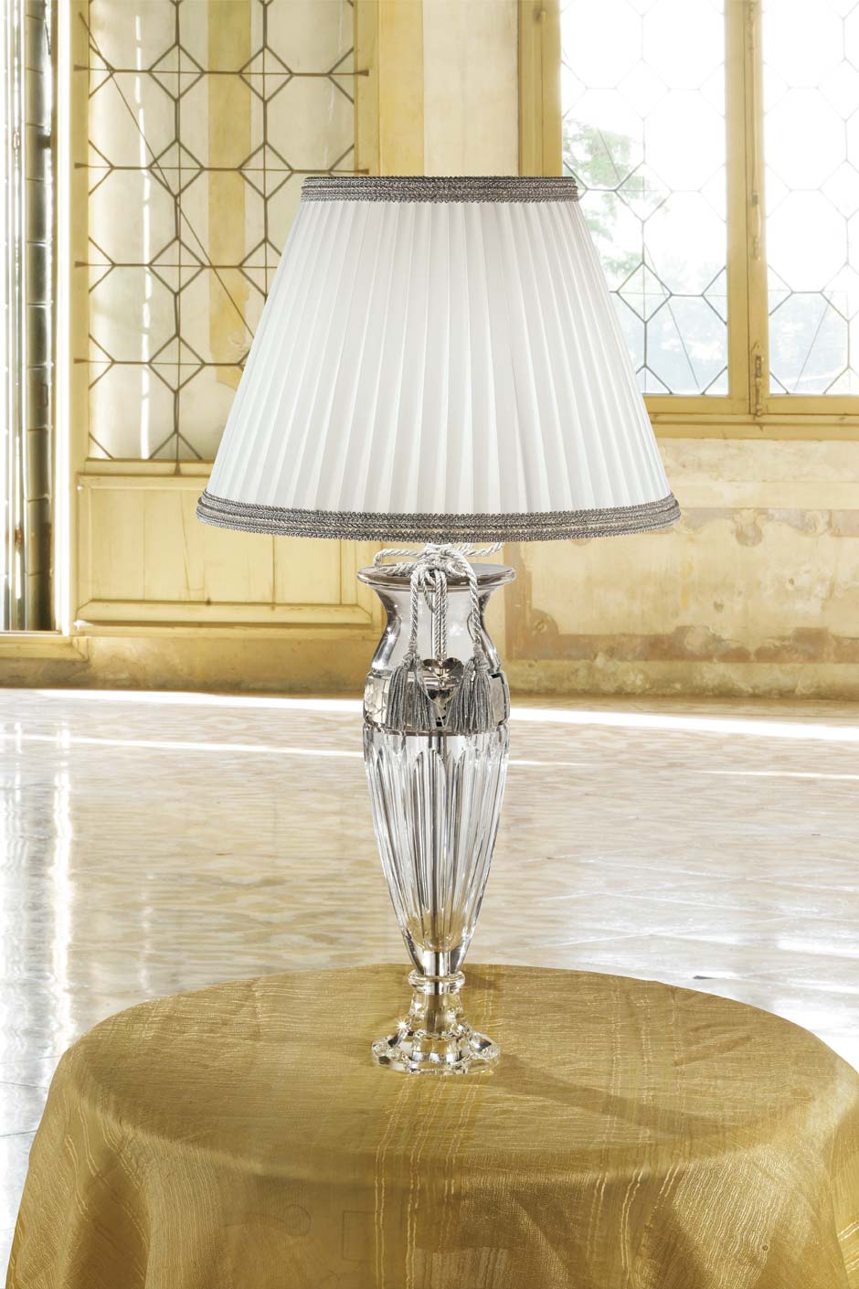 lampe a poser pied transparent