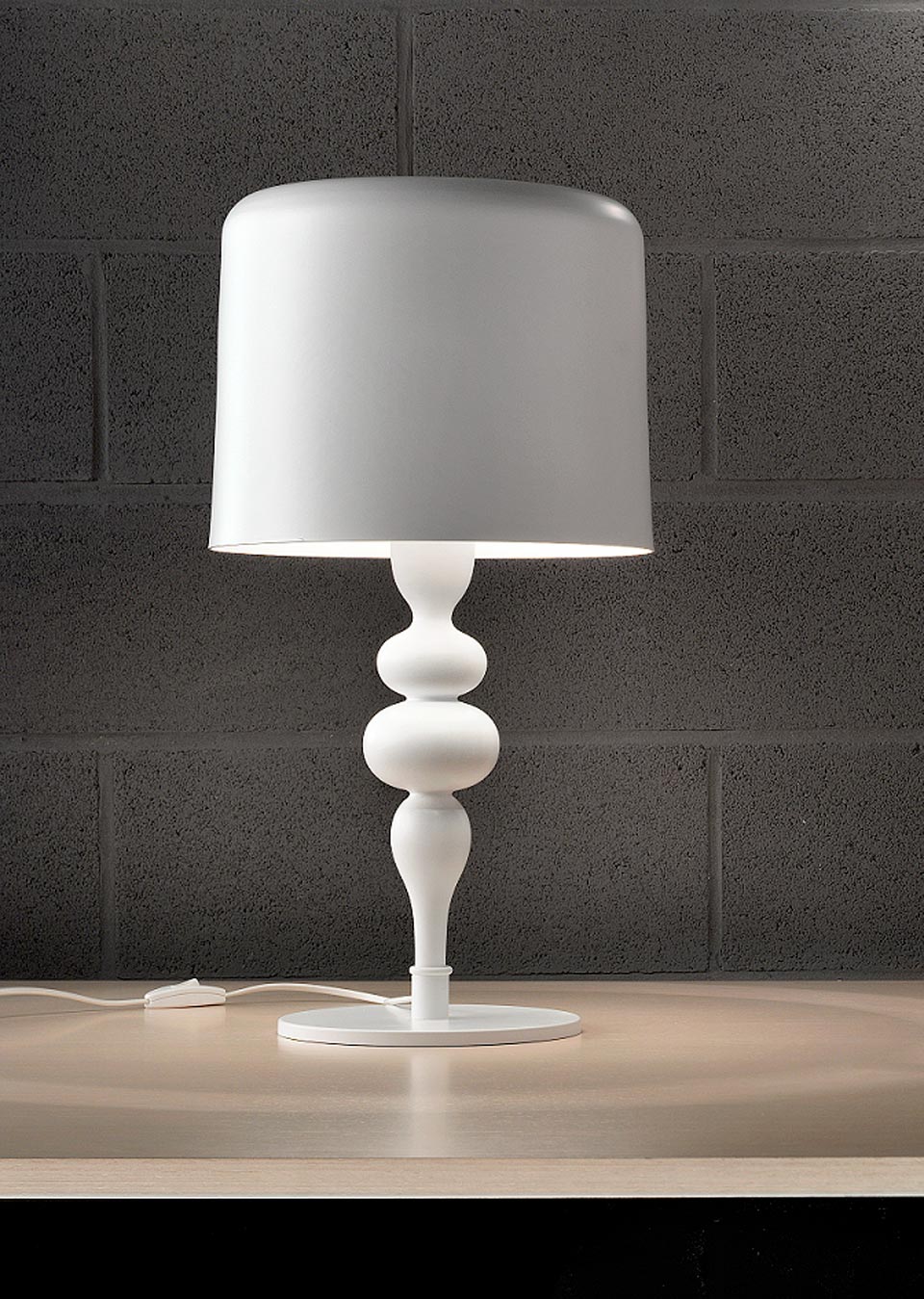 Large Eva Table Lamp In White Lacquered Resin And Polyurethane Large Eva Table Lamp In White Lacquered Resin And Polyurethane Masiero