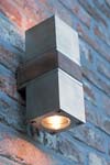 Q-Bic Wall applique murale cube teck et inox 2 lumières. Royal Botania. Q-Bic Wall applique murale cube teck et inox 2 lumières. Royal Botania.