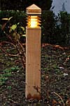 Lighthouse balise de jardin teck et bronze section carrée 40cm. Royal Botania. Lighthouse balise de jardin teck et bronze section carrée 40cm. Royal Botania.