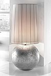 Moon grande lampe ronde céramique décorée à la feuille d'argent. Munari par Stylnove Ceramiche. Moon grande lampe ronde céramique décorée à la feuille d'argent. Munari par Stylnove Ceramiche.