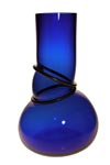 Vase Colors Double Ring bleu nuit en Verre soufflé. Vanessa Mitrani. Vase Colors Double Ring bleu nuit en Verre soufflé. Vanessa Mitrani.