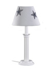 Denim lampe de chevet bleue et blanche, abat-jour motifs étoiles et rayures fines. Waldi Leuchten. Denim lampe de chevet bleue et blanche, abat-jour motifs étoiles et rayures fines. Waldi Leuchten.