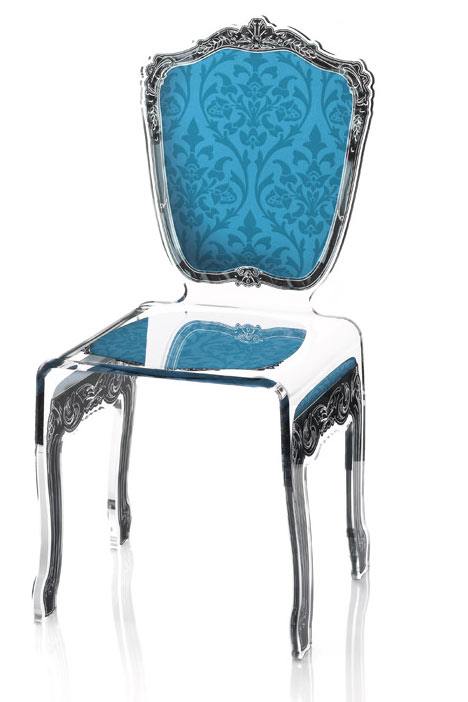 Chaise plexiglas baroque motif bleu. Acrila. 
