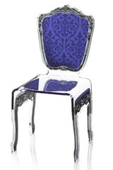 Chaise plexiglass baroque transparente motif violet. Acrila. Chaise plexiglass baroque transparente motif violet. Acrila.