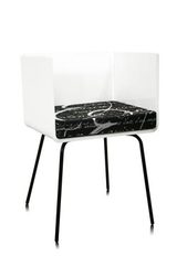 Fauteuil blanc pieds métal noir Cali. Acrila. Fauteuil blanc pieds métal noir Cali. Acrila.