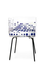 Fauteuil bleu et transparent pieds métal noir Cali . Acrila. Fauteuil bleu et transparent pieds métal noir Cali . Acrila.