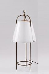 Lampadaire de jardin en laiton vieilli Hibiscus. Aldo Bernardi. Lampadaire de jardin en laiton vieilli Hibiscus. Aldo Bernardi.