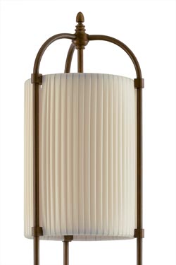 Lampadaire cylindre soie beige et patine antique foncée. Aldo Bernardi. 