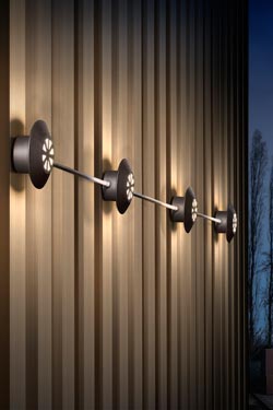 Small round outdoor wall light in patinated copper Pasdedeux 13cm. Aldo Bernardi. 