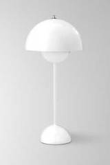 Flower Pot lampe droite blanche. & Tradition. Flower Pot lampe droite blanche. & Tradition.