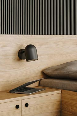 Pipe applique de chevet noire. Aromas. 