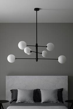 Atom chandelier 8 lights in satin brass. Aromas. 