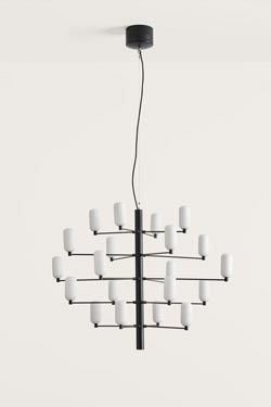 Gand lustre chandelier 20 lumières finition noire mate. Aromas. 