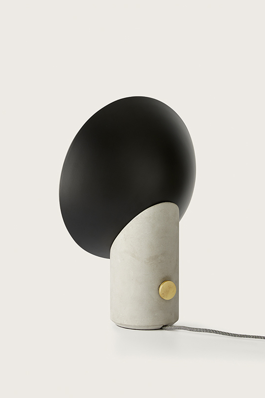 Bauhaus table lamp in concrete Lola. Aromas. 