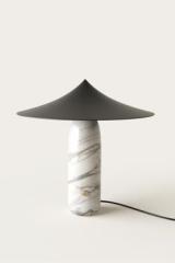 Table lamp in white marble and black metal. Aromas. 