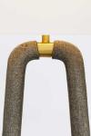 Lampe de table en pierre graphite et laiton vieilli Gianni. Arteriors. 
