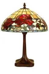 Rose Rouge lampe moyen modèle en verre style Tiffany . Artistar. 