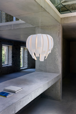 Large pendant in off-white Simetech fabric Luisa. Arturo Alvarez. 