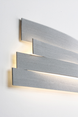 Li long wall lamp in white pressed cellulose. Arturo Alvarez. 