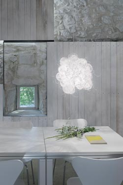 Blum suspension nuage blanc. Arturo Alvarez. 