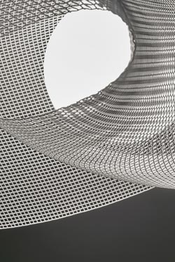 Mytilus grande suspension avec module LED intégré. Arturo Alvarez. 