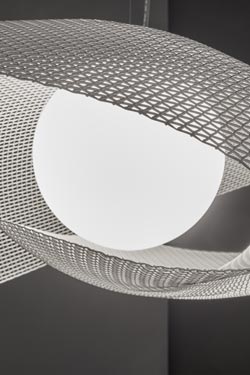 Mytilus grande suspension avec module LED intégré. Arturo Alvarez. 