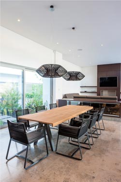 V geometric pendant light 80cm black. Arturo Alvarez. 