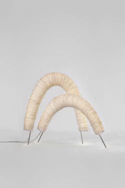 Arc duo of table lamps in white cellulose cord. Arturo Alvarez. 