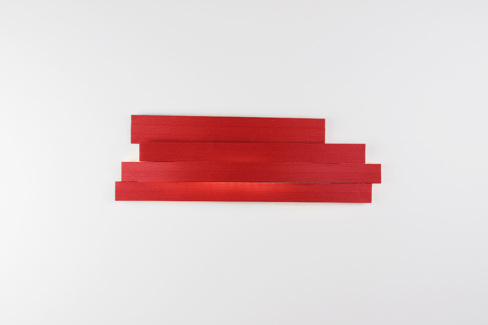 Long red wall lamp in pressed cellulose. Arturo Alvarez. 